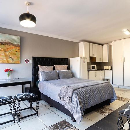 Thatch Haven Guesthouse Centurion Εξωτερικό φωτογραφία