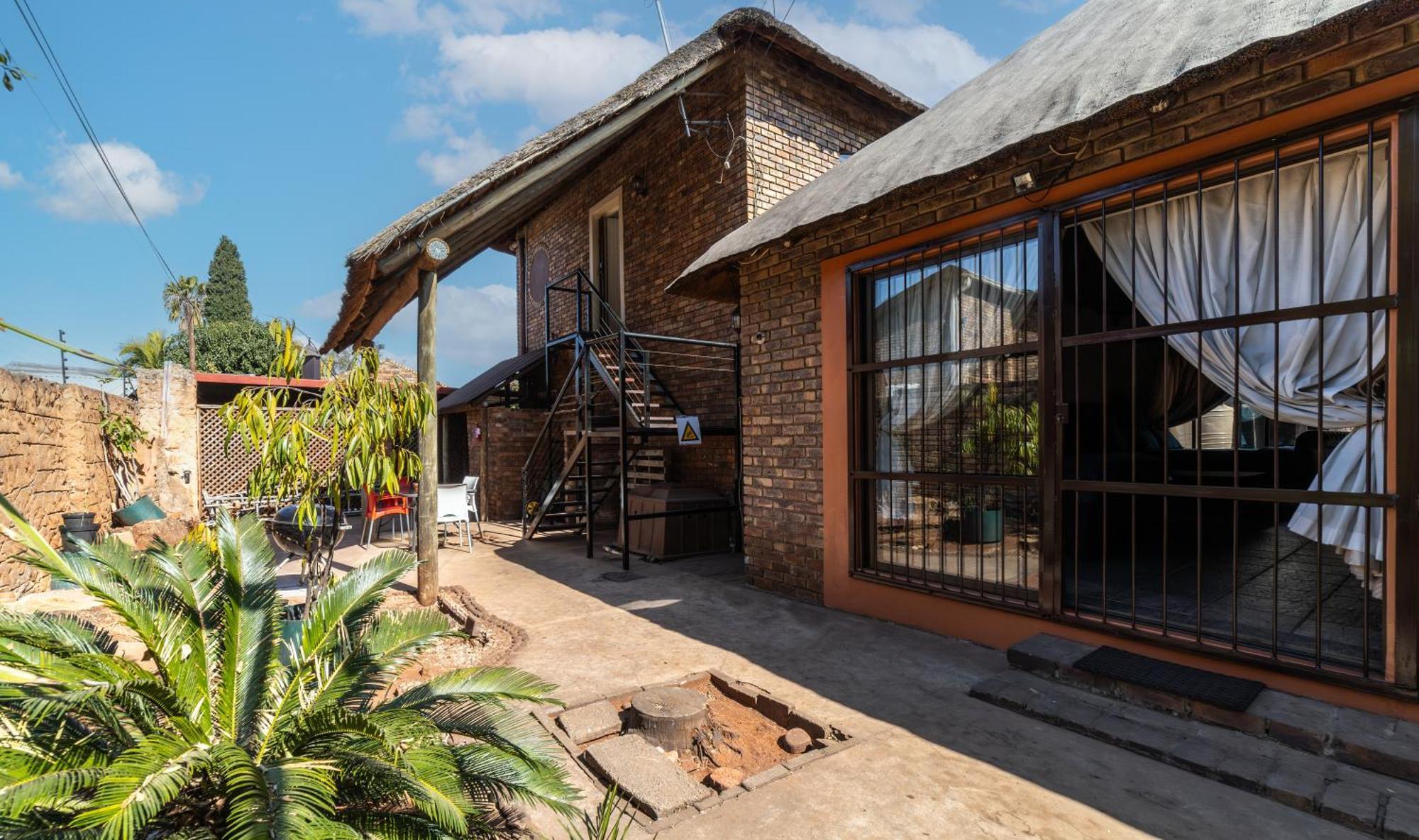Thatch Haven Guesthouse Centurion Εξωτερικό φωτογραφία