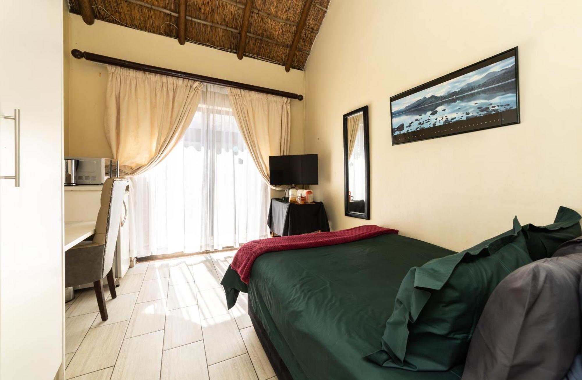 Thatch Haven Guesthouse Centurion Εξωτερικό φωτογραφία
