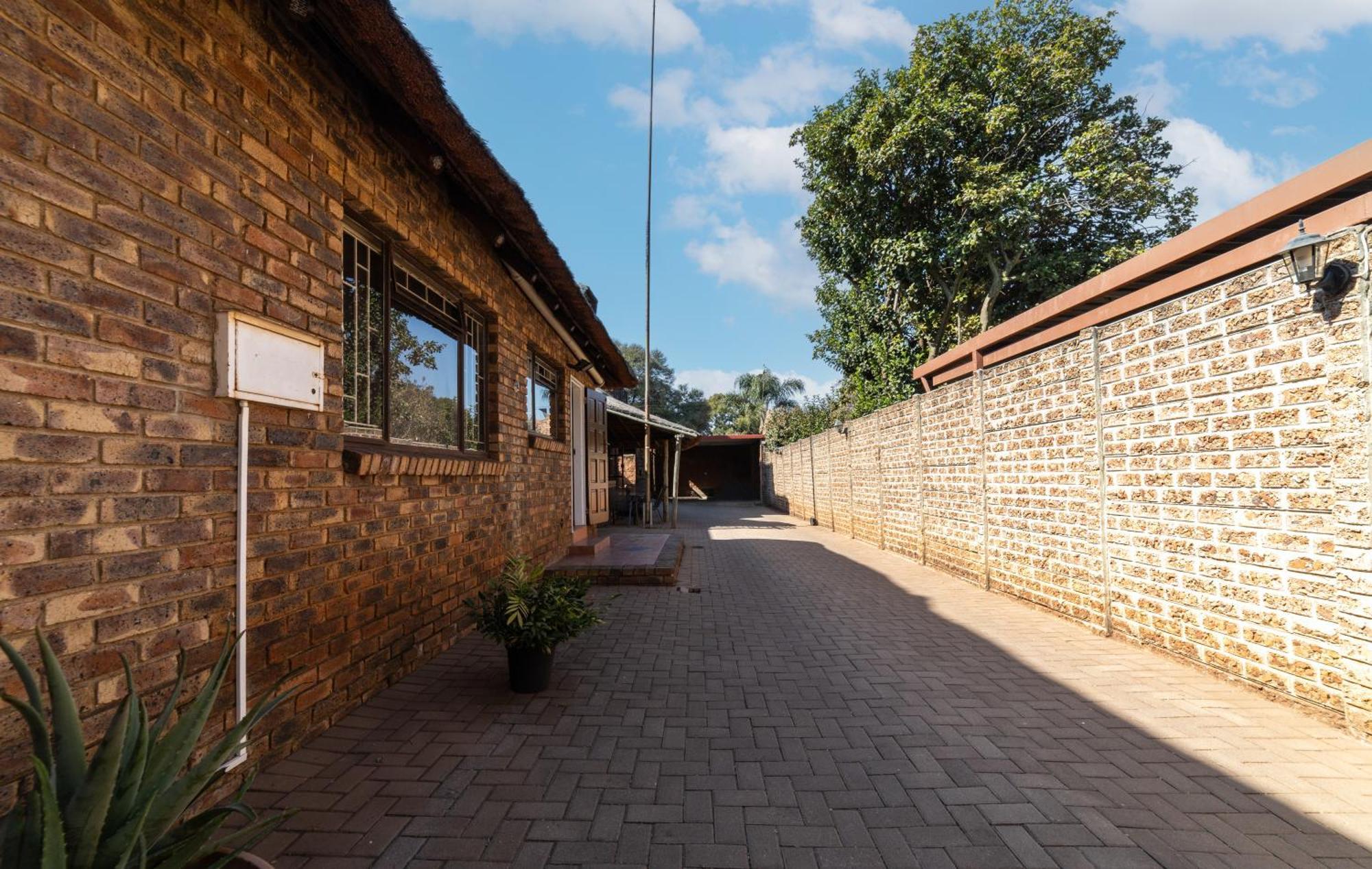 Thatch Haven Guesthouse Centurion Εξωτερικό φωτογραφία