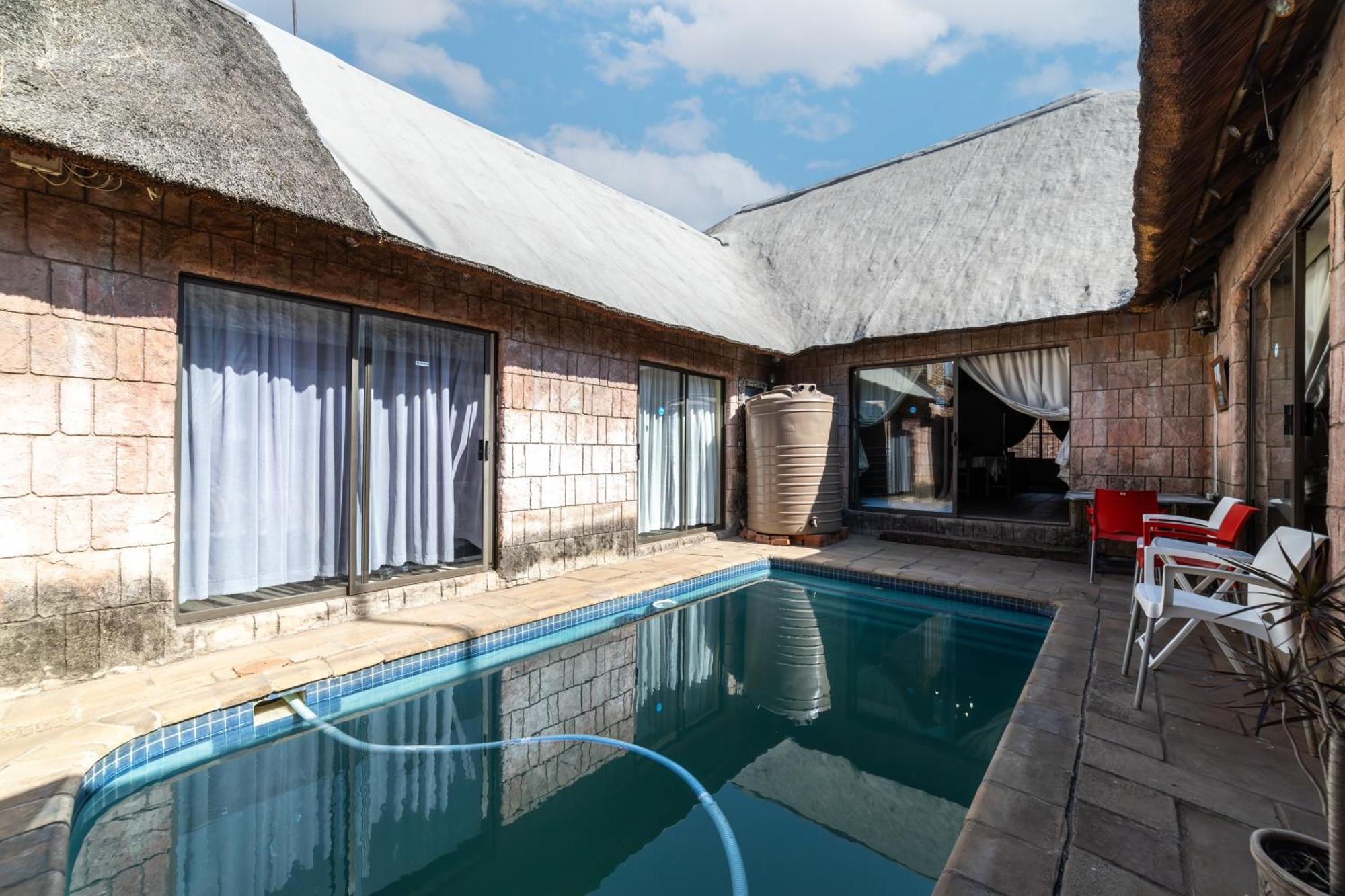 Thatch Haven Guesthouse Centurion Εξωτερικό φωτογραφία
